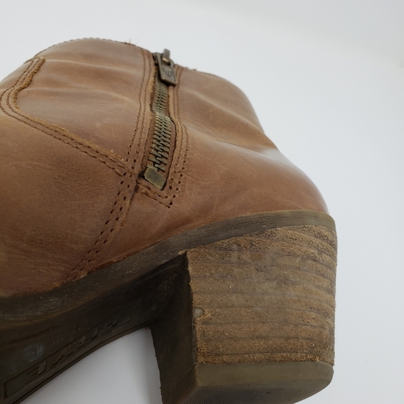 Frye Ankle Boots Women's Size 6.5 Jennifer Wheat Side Zip Pointed Toe - Flaws - Picture 8 of 12